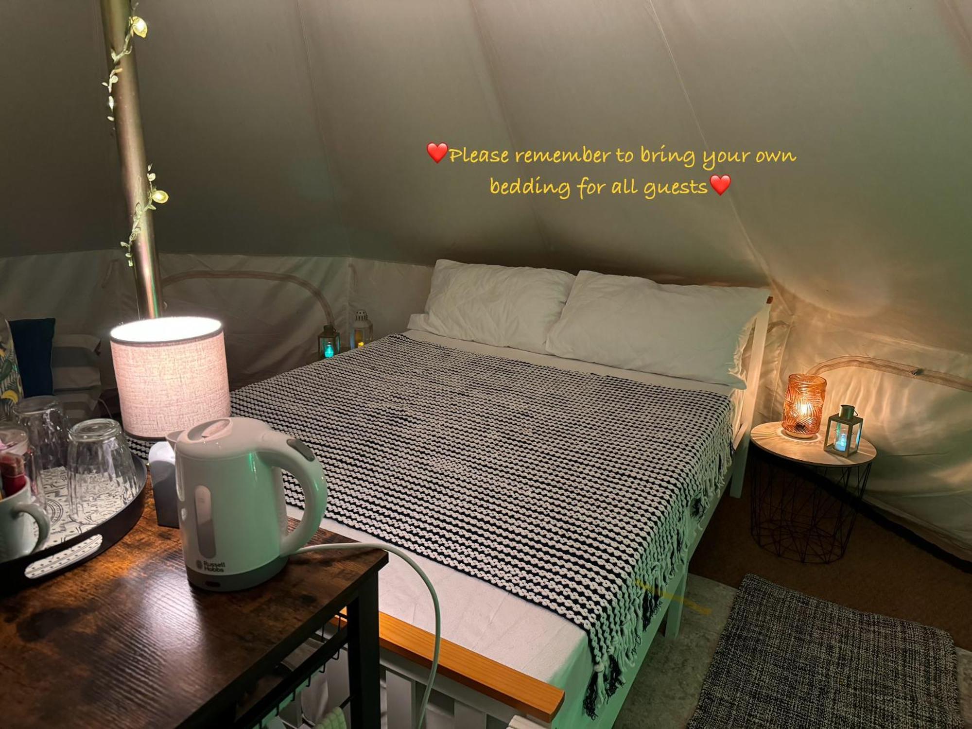 Villa Spacious Bell Tent At Herigerbi Park Lincolnshire Grantham Exterior foto